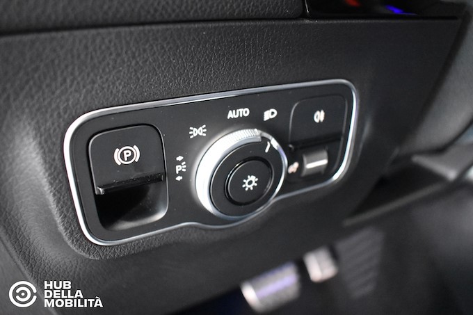 MERCEDES-BENZ GLA 200 d Automatic 4Matic Premium